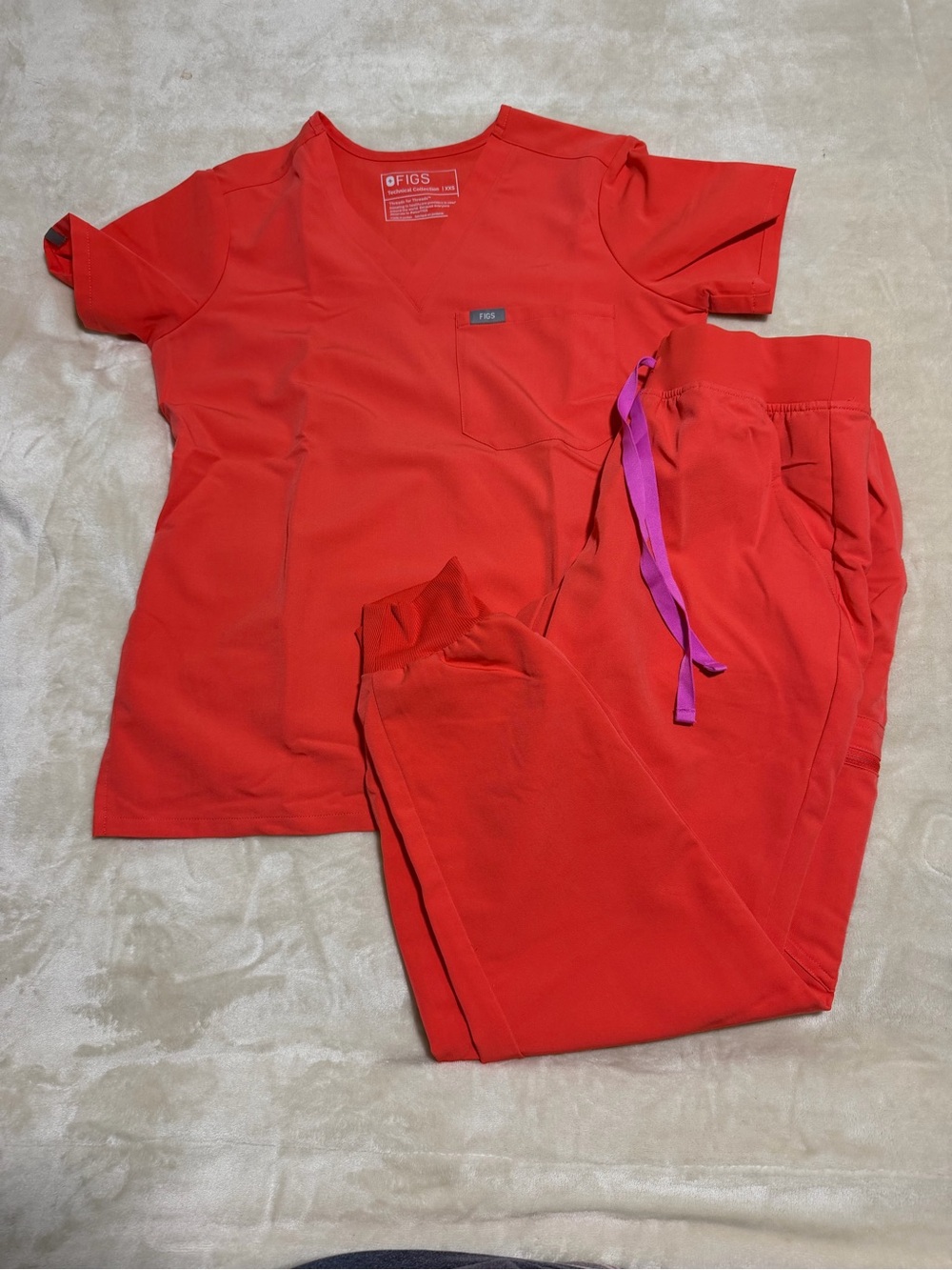 FIGS CORAL Scrub Set with Purple Drawstring XXS/XSP